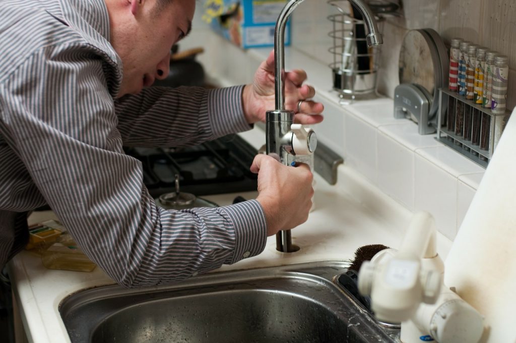 Why Hiring A Professional Plumber For Your Job is a Good Idea