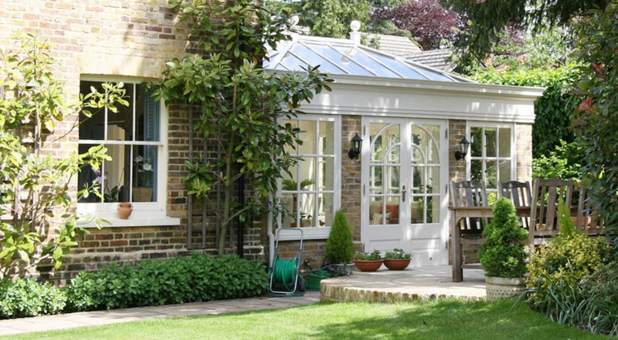 How A Luxury Conservatory Enhances Your Home Décor?